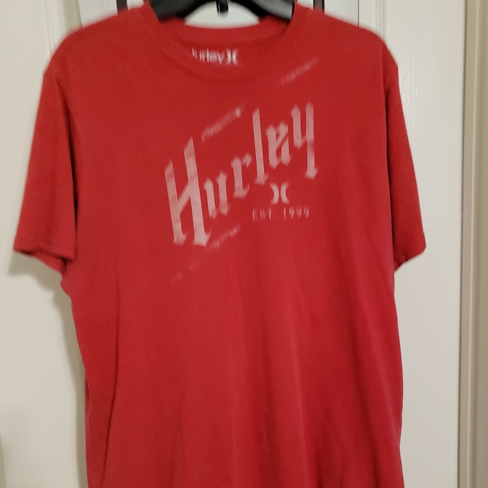 Hurley t-shirt